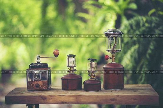vintage coffee grinder. Стоковое фото, агентство Ingram Publishing / Фотобанк Лори
