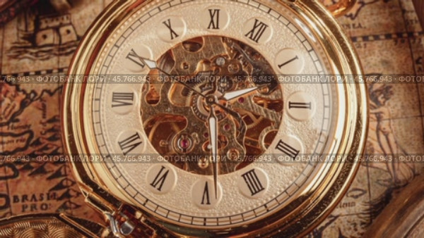 Vintage pocket watch. Vintage background Concept of time history. Стоковое видео, видеограф Андрей Армягов / Фотобанк Лори