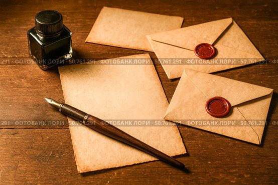 Vintage still life with blank old paper, fountain pen, inkwell, and envelopes with wax seals on rustic wooden table. Стоковое AI-изображение, AI-художник Павел Муравьев / Фотобанк Лори