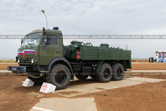 Военная техника, авторазливочная станция на 14 рабочих мест АРС-14КМ, на шасси КАМАЗ - 43114. Средняя Ахтуба, Волгоградская область, Россия (2022 год). Редакционное фото, фотограф Андрей Цыганков / Фотобанк Лори