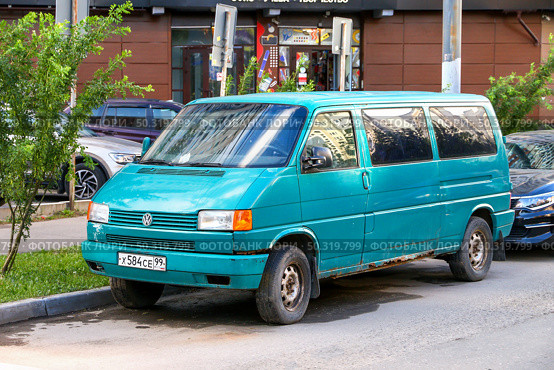 Volkswagen Caravelle. Редакционное фото, фотограф Art Konovalov / Фотобанк Лори