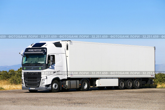 Volvo FH (2019 год). Редакционное фото, фотограф Art Konovalov / Фотобанк Лори