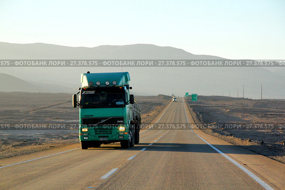 Volvo FH12 (2015 год). Редакционное фото, фотограф Art Konovalov / Фотобанк Лори