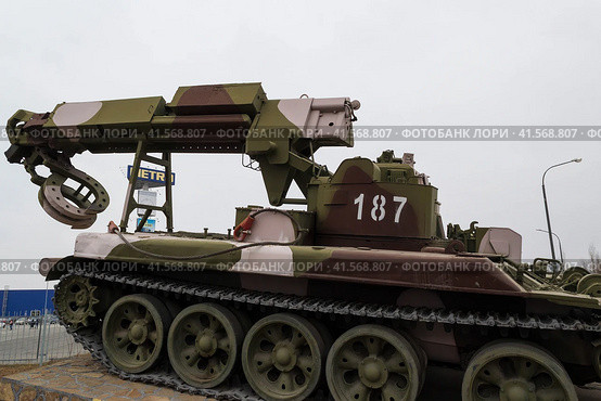 Волжский, Волгоградская область, Россия. Военная инженерная машина разграждения ИМР, для расчистки дорог, завалов и устранения препятствий для движения техники (2019 год). Редакционное фото, фотограф Андрей Цыганков / Фотобанк Лори