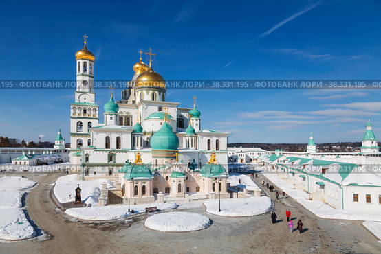 Воскресенский Новоиерусалимский ставропигиальный монастырь в городе Истра Московской области зимой. Россия (2018 год). Стоковое фото, фотограф Наталья Волкова / Фотобанк Лори