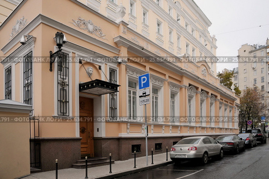 Воссозданное здание в Леонтьевском переулке, ,25 в Москве (2015 год). Редакционное фото, фотограф stargal / Фотобанк Лори