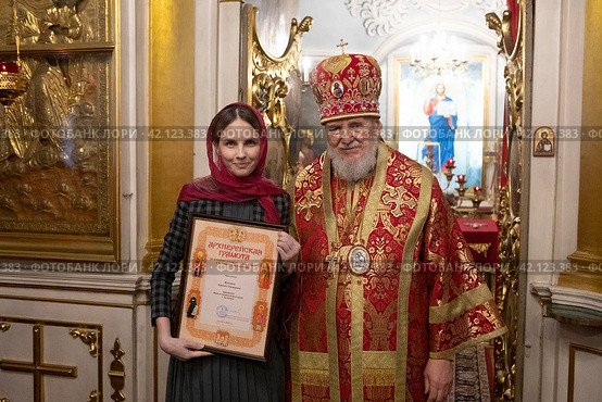 Вручение архиерейской грамоты в Николо-Архангельском храме Балашихи (2024 год). Редакционное фото, фотограф Дмитрий Неумоин / Фотобанк Лори