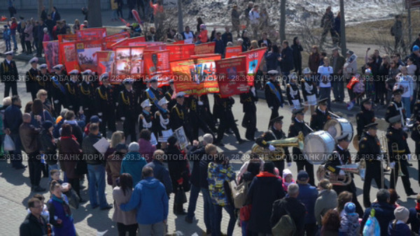 Всероссийская патриотическая акция "Бессмертный полк" в День Победы 9 Мая. Город Петропавловск-Камчатский (2018 год). Редакционное видео, видеограф А. А. Пирагис / Фотобанк Лори