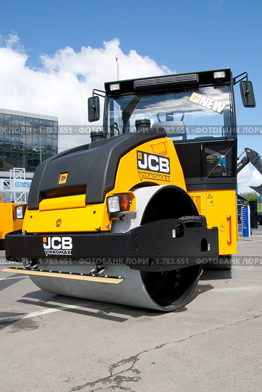 Выставка строительной техники. Виброкаток JCB VMT860 (2010 год). Редакционное фото, фотограф Журавлев Андрей / Фотобанк Лори