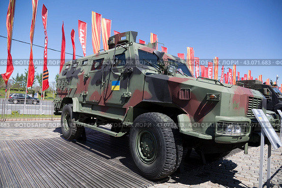 Выставка трофейной военной техники на Поклонной горе в Москве. Автомобиль "Козак-2". Год принятия на вооружение - 2016. Производитель Украина (2024 год). Редакционное фото, фотограф Наталья Волкова / Фотобанк Лори