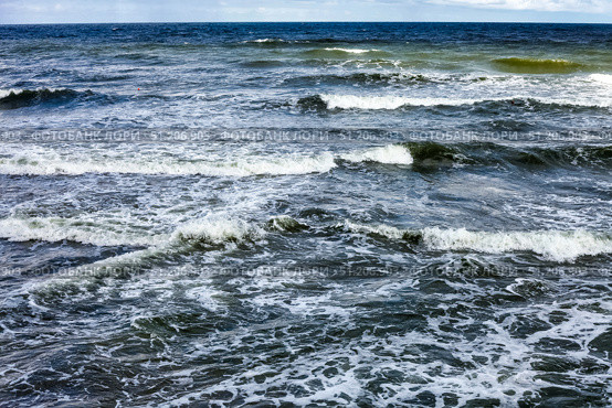 Waves Rolling Towards the Coast in the Baltic Sea During the Daytime. Стоковое фото, фотограф Aleksandr Golubev / Фотобанк Лори