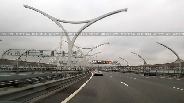 Western high-speed diameter is an intracity toll highway in St. Petersburg. (2020 год). Редакционное фото, фотограф Анна Кривицкая / Фотобанк Лори