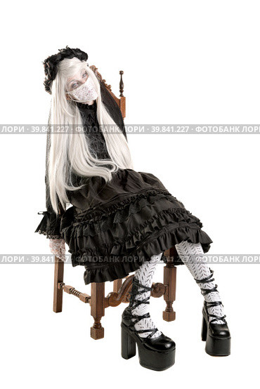 Widow doll girl. Стоковое фото, фотограф Luis Louro / Smarterpix / Фотобанк Лори