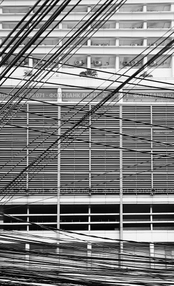 Wires and building lines in Bangkok. Стоковое фото, фотограф Roman Barelko / Фотобанк Лори