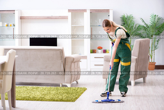 Woman female cleaner cleaning floor. Стоковое фото, фотограф Elnur / Фотобанк Лори