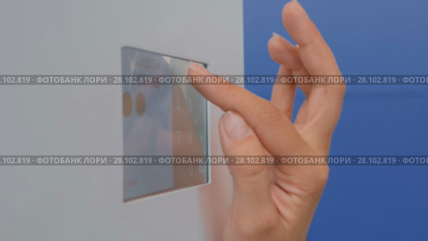 Woman hand entering simple pin code. Стоковое видео, видеограф Aleksey Popov / Фотобанк Лори