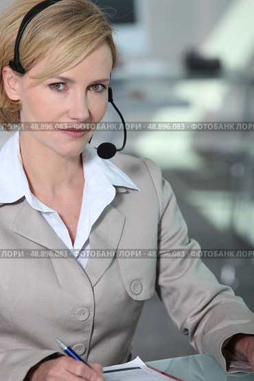 Woman with headset. Стоковое фото, агентство Ingram Publishing / Фотобанк Лори
