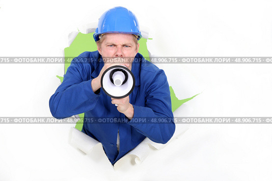 Worker with a megaphone. Стоковое фото, агентство Ingram Publishing / Фотобанк Лори