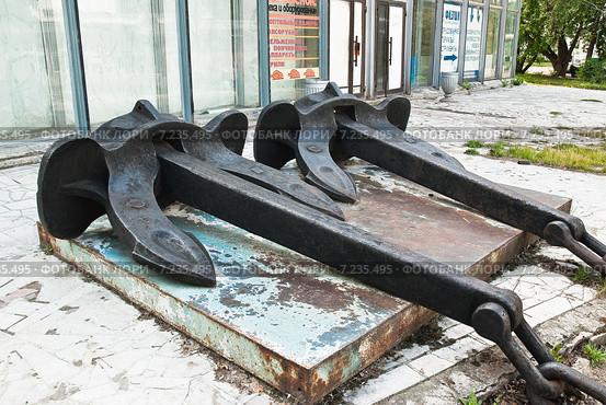 Якоря "Холла" (Hall anchor) на ВДНХ (2011 год). Редакционное фото, фотограф Алёшина Оксана / Фотобанк Лори