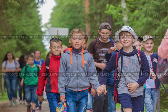 Заезд в лагерь Сахареж. Ярославская область (2018 год). Редакционное фото, фотограф Юрий Викулин / Фотобанк Лори