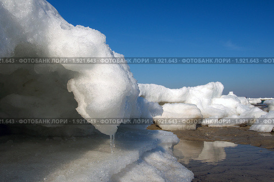 Замерзшее Черное море в Одессе. Стоковое фото, фотограф Некрасов Андрей / Фотобанк Лори