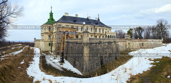 Замок, весна, панорама (село Подгорцы, Львовская область, Украина) Стоковое фото, фотограф Юрий Брыкайло / Фотобанк Лори