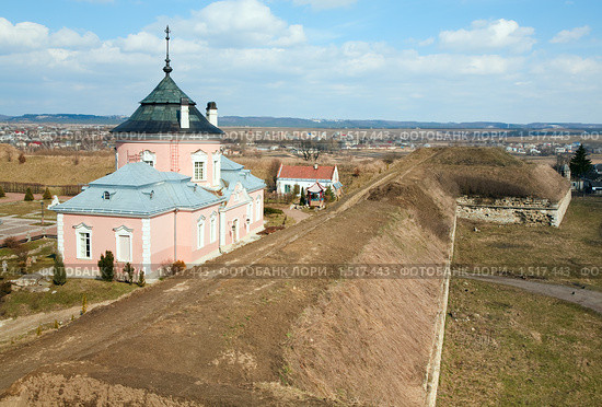 Замок (Золочивский район, Львовская область, Украина) (2009 год). Стоковое фото, фотограф Юрий Брыкайло / Фотобанк Лори