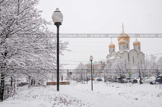 Заснеженные улицы Москвы во время снегопада 13 февраля 2019 года. Редакционное фото, фотограф Анастасия Мелешкина / Фотобанк Лори