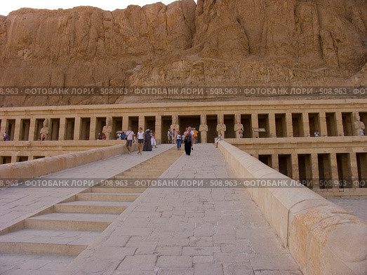 Заупокойный храм знаменитой царицы Хатшепсут (2008 год). Стоковое фото, фотограф Владимир Чинин / Фотобанк Лори