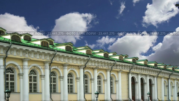 Здание Манежа (выставочного центра) в Москве. Таймлапс (2016 год). Стоковое видео, видеограф Владимир Журавлев / Фотобанк Лори