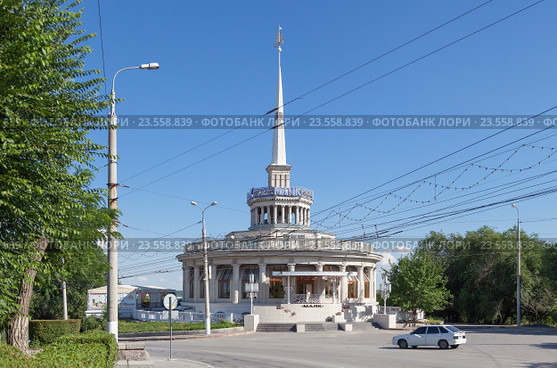 Здание Ресторан Маяк. Волгоград (2016 год). Редакционное фото, фотограф Владимир Арсентьев / Фотобанк Лори
