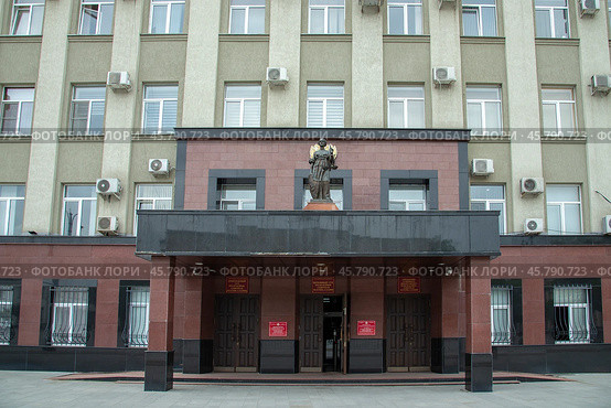 Здание Верховного (Арбитражного) Суда Северной Осетии-Алании, Владикавказ (2023 год). Редакционное фото, фотограф Анна Карасева / Фотобанк Лори