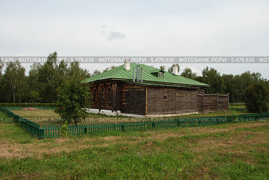 Земская школа в селе Константиново Рязанской области (2011 год). Редакционное фото, фотограф lana1501 / Фотобанк Лори