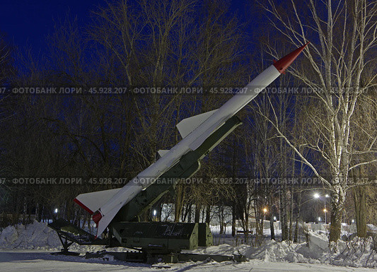 Зенитная ракета С-75. Парк Победы, город Берёзовский, Свердловская область. Редакционное фото, фотограф Алексей Иванов / Фотобанк Лори