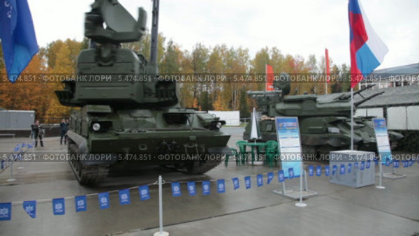 Зенитный пушечно-ракетный комплекс Тунгуска и зенитная самоходная установка Шилка на Международной выставке вооружения, военной техники и боеприпасов RAE-2013, г. Нижний Тагил (2014 год). Редакционное видео, видеограф Игорь Долгов / Фотобанк Лори