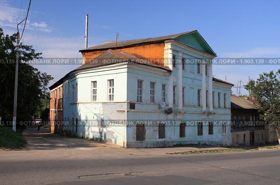 Жилой дом на ул.Коммунистическая 3, нач.ХIХ века г.Боровск (2010 год). Стоковое фото, фотограф Яна Королёва / Фотобанк Лори