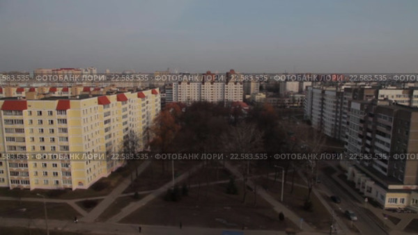 Жилой дом в городе (2016 год). Стоковое видео, видеограф Бубнов Дмитрий / Фотобанк Лори