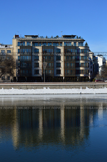Жилой комплекс Course House, Курсовой переулок, 13. Москва (2015 год). Стоковое фото, фотограф lana1501 / Фотобанк Лори
