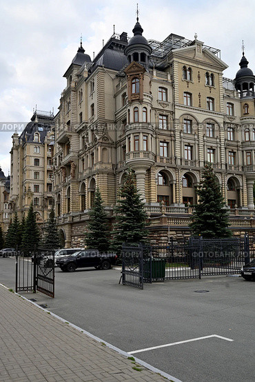 Жилой комплекс «Дворцовая набережная». Город Казань. Республика Татарстан. Россия (2023 год). Редакционное фото, фотограф Александр Тараканов / Фотобанк Лори