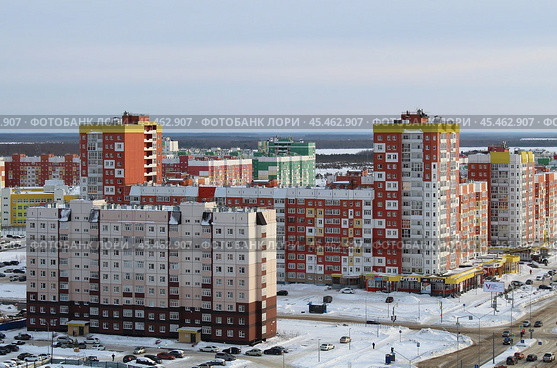 Жилой район Нижневартовска (2024 год). Редакционное фото, фотограф Иван Дуплик / Фотобанк Лори